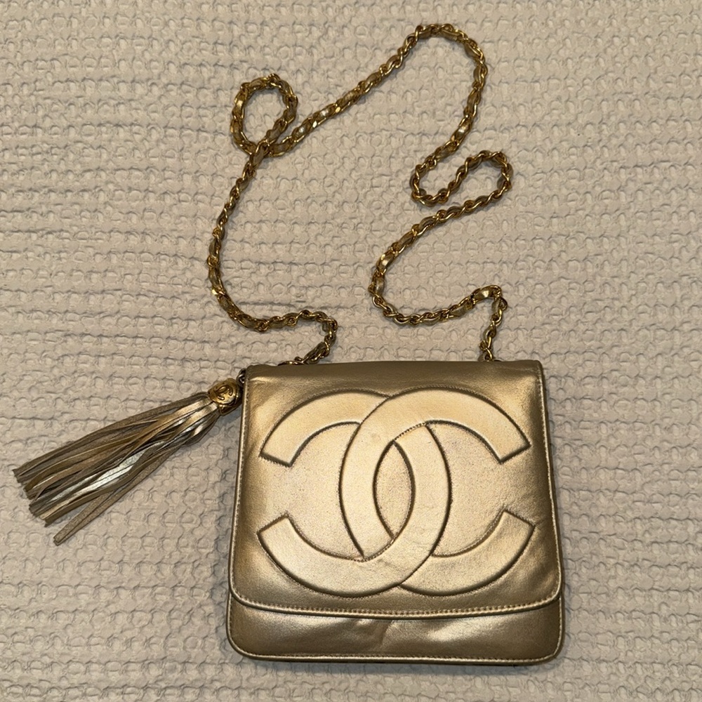 Vintage Chanel bag with tassel - Picture 2 of 8